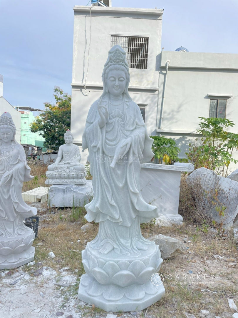 Tượng quan âm đứng đá trắng xanh