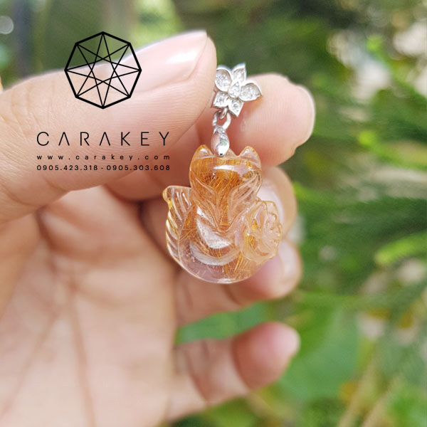 Hồ ly thạch anh tóc vàng nâu, mặt dây chuyền hồ ly đá, mặt dây chuyền hồ ly bằng đá, mặt dây chuyền hồ ly thạch anh, dây chuyền hồ ly phong thủy, mặt dây chuyền hồ ly đá phong thủy, dây chuyền hồ ly bằng đá, dây chuyền hồ ly đá thạch anh, mặt dây chuyền đá, mặt dây chuyền hồ ly đá ngọc