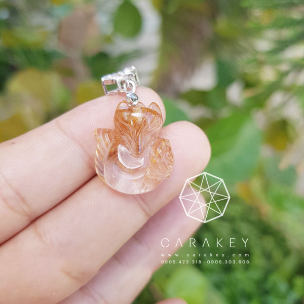 Hồ ly thạch anh tóc vàng nâu, mặt dây chuyền hồ ly đá, mặt dây chuyền hồ ly bằng đá, mặt dây chuyền hồ ly thạch anh, dây chuyền hồ ly phong thủy, mặt dây chuyền hồ ly đá phong thủy, dây chuyền hồ ly bằng đá, dây chuyền hồ ly đá thạch anh, mặt dây chuyền đá, mặt dây chuyền hồ ly đá ngọc