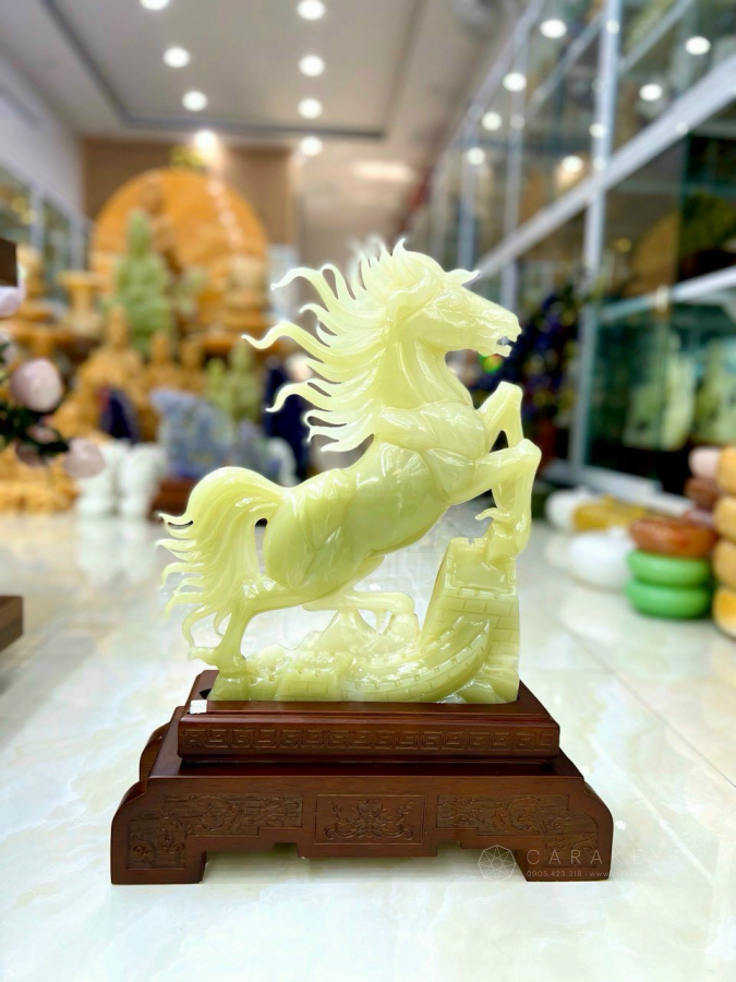 Tượng mã phi ngọc Onyx